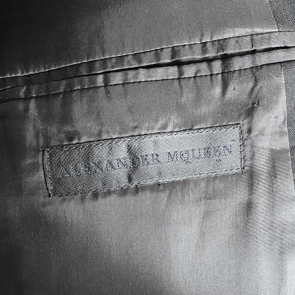 Alexander McQueen Iconic Alexander McQueen jacket with power shoulders Size M / US 6-8 / IT 42-44 - 5 Thumbnail