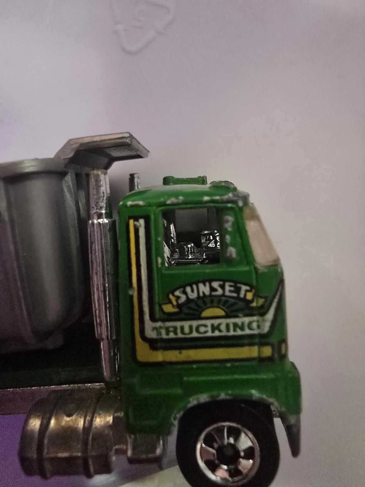 Other VINTAGE 1981 Hot Wheels Sunset Trucking Workhorses Series Size ONE SIZE - 7 Thumbnail