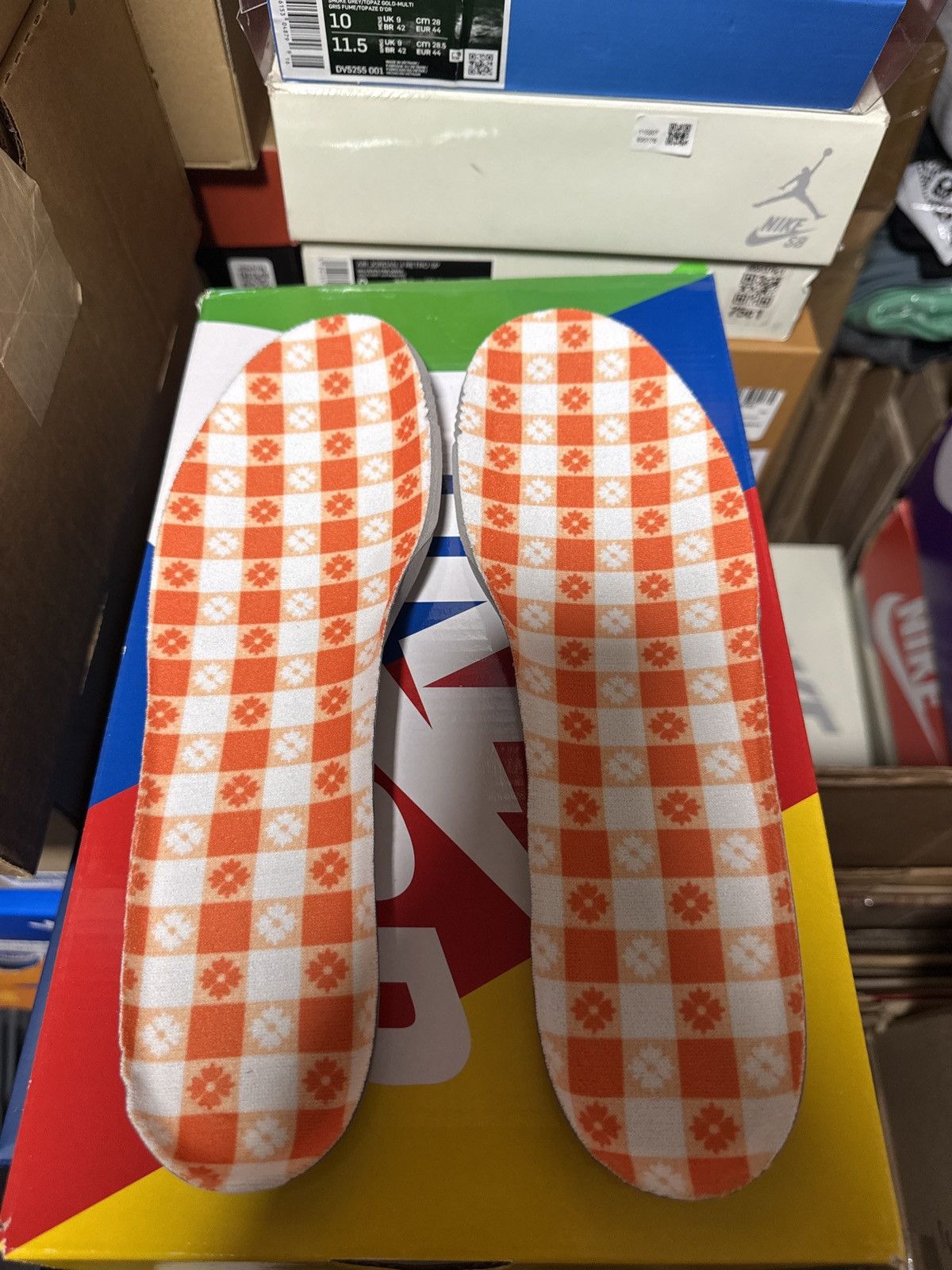 Nike SB Nike SB Dunk Low OG QS Orange Lobster Size US 9 / EU 42 - 11 Thumbnail