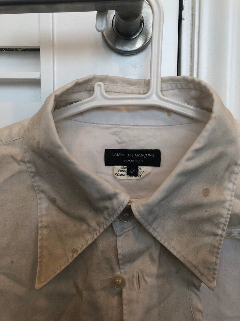 Comme des Garcons Comme des Garcons A shirt with a hole and a dirty stain. Size US XS / EU 42 / 0 - 5 Thumbnail