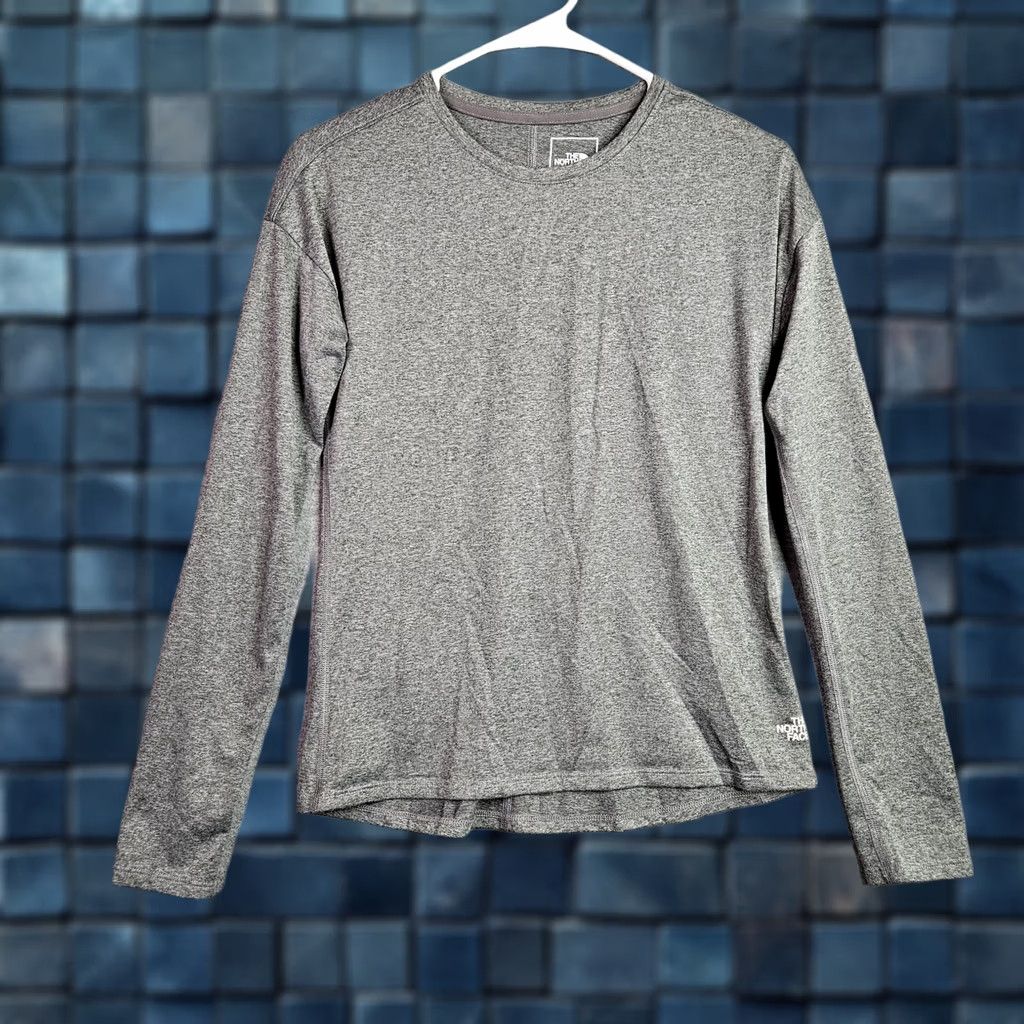 The North Face The North Face Shirt Womens PS Petite Gray Long Sleeve Performance Top Shirt Size S / US 4 / IT 40 - 1 Thumbnail