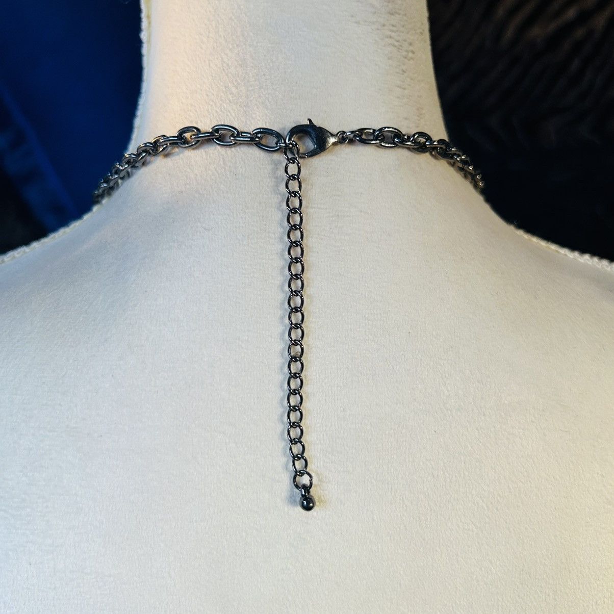 Handmade Handcrafted chrome chain peacock blue pearl necklace Size ONE SIZE - 4 Thumbnail