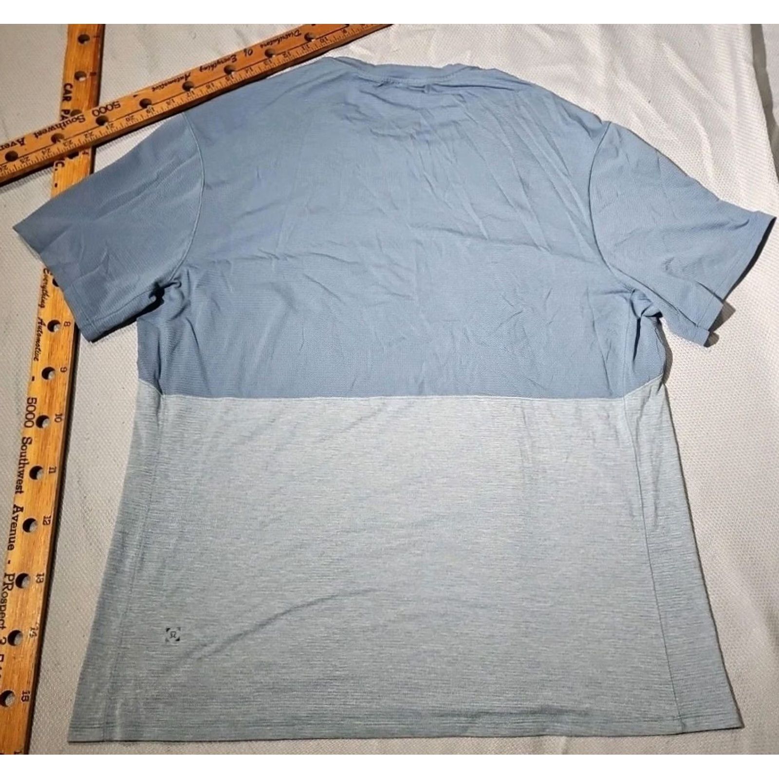 Lululemon Lululemon Shirt Mens XL Blue Colorblock Athletic Casual Stretch Workout Tee Size US XL / EU 56 / 4 - 6 Thumbnail