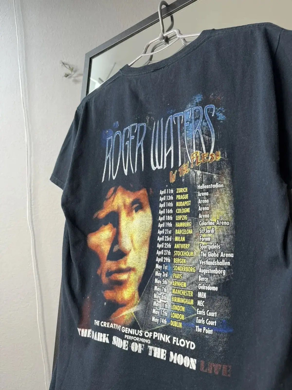 Band Tees × Pink Floyd × Vintage 🤯Vintage Pink Floyd Roger Water band tee rock the dirk side Size US M / EU 48-50 / 2 - 8 Thumbnail