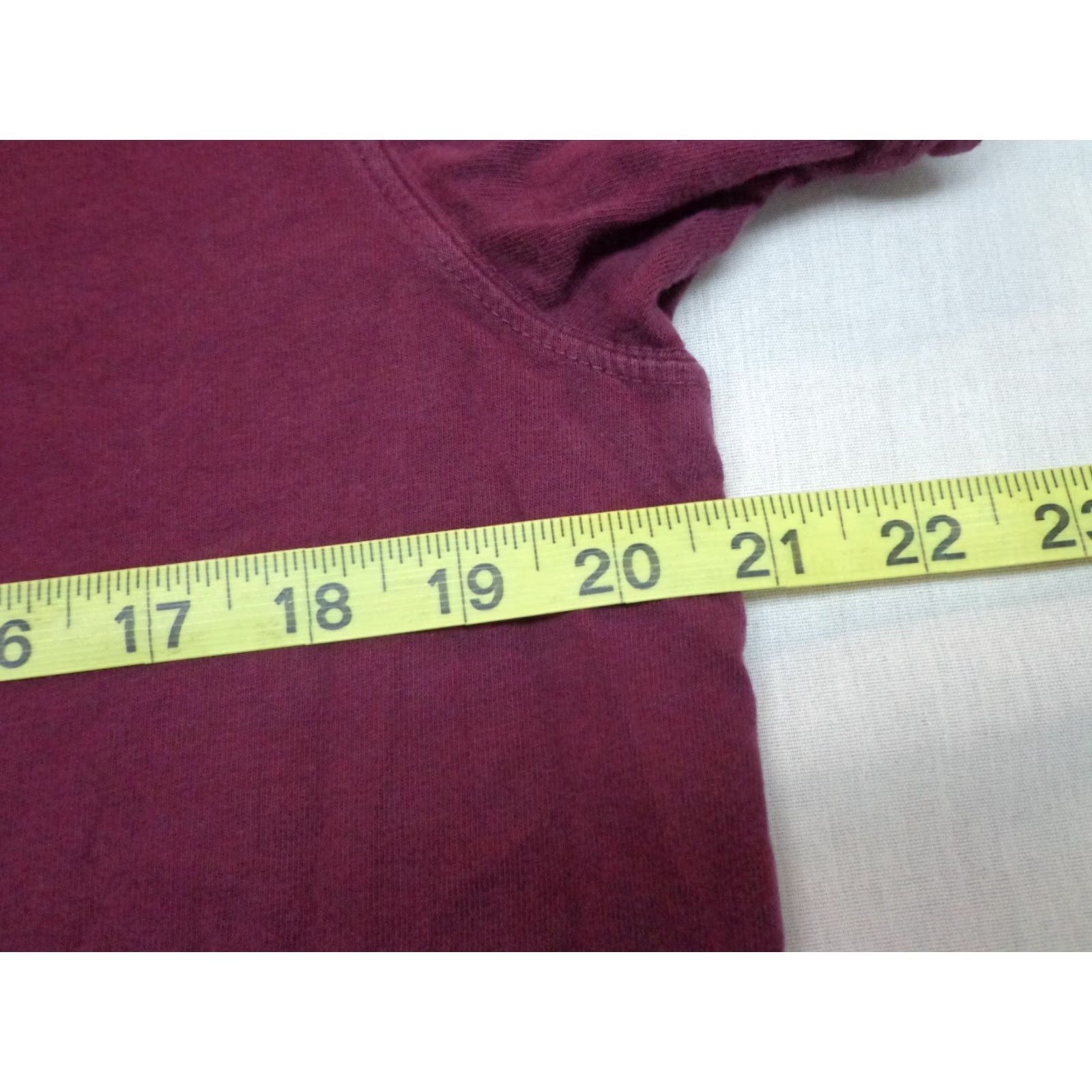 American Eagle Outfitters American Eagle Outfitters T Shirt Burgundy Short Sleeve Size Medium Crew Neck Logo Crew Neck Men Red Solid Cotton Classic Fit Vintage: No Size US M / EU 48-50 / 2 - 4 Thumbnail