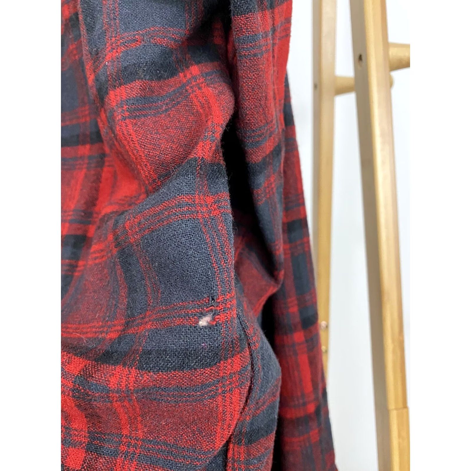 Pendleton VINTAGE Pendleton 60s Board Shirt Red Plaid Wool Flannel Button-Up Shirt Adult Large Mens Size US L / EU 52-54 / 3 - 5 Thumbnail