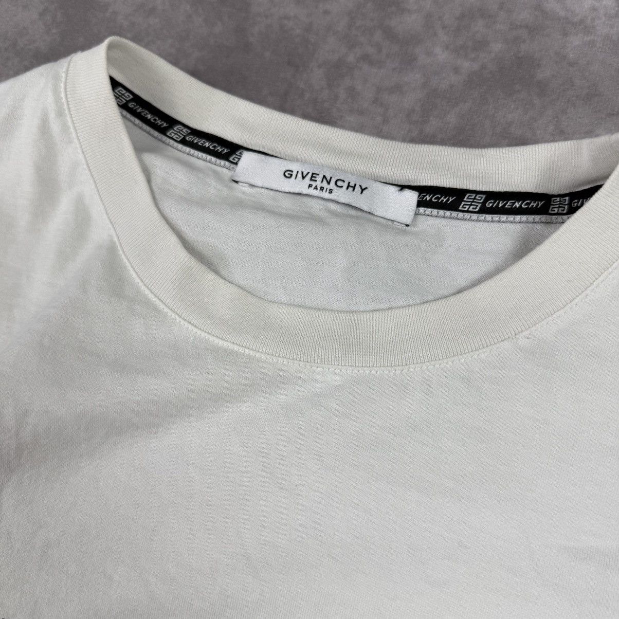 Givenchy Givenchy Distressed Logo T-Shirt Size US XL / EU 56 / 4 - 3 Thumbnail