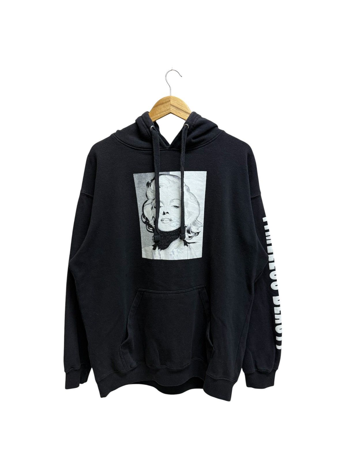 Japanese Brand Mariyln Monroe Graphic Hoodie Timeless Beauty Pullover Sweat Size US XL / EU 56 / 4 - 2 Thumbnail