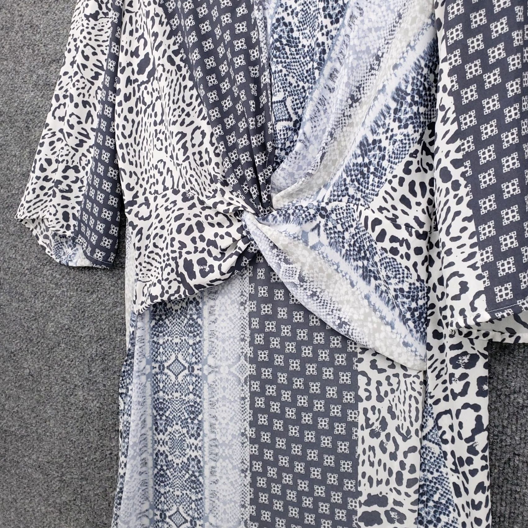 Vintage New York & Company Soho Dress Women M Blue Animal Print Shift Front 3/4 Sleeve Knee Length Shirt Dress Womens M Blue Animal Print Twist Front Size M / US 6-8 / IT 42-44 - 7 Thumbnail