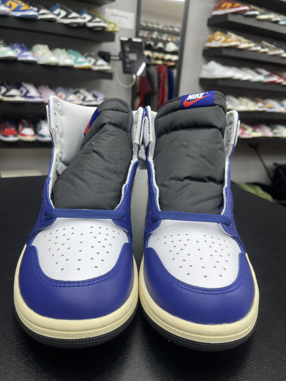 Jordan Brand Size 9.5 - Jordan 1 Retro High Rare Air Size US 9.5 / EU 42-43 - 2 Thumbnail