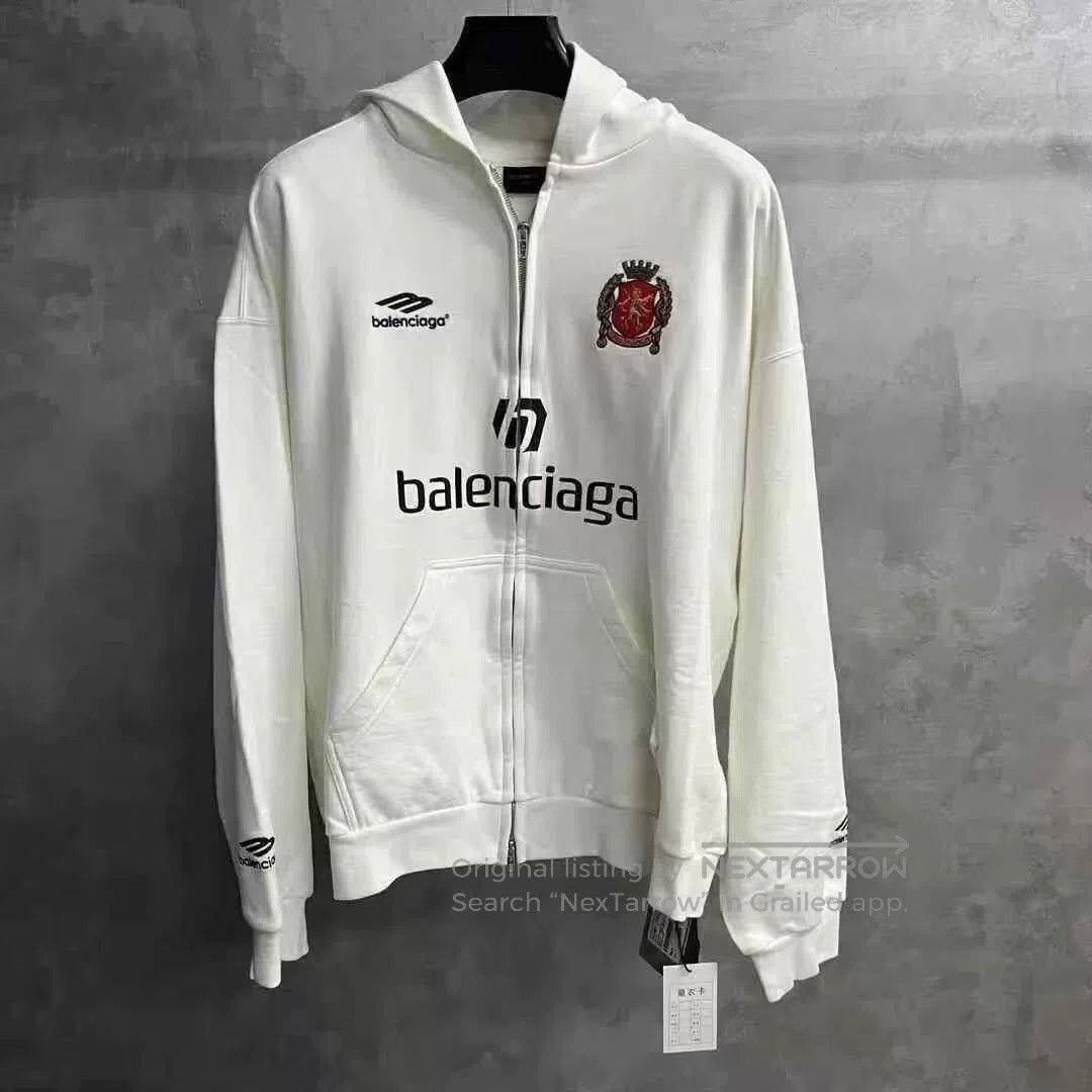 Balenciaga balenciaga hooded sweatshirt with logo print. Size US XXS / EU 40 - 1 Thumbnail