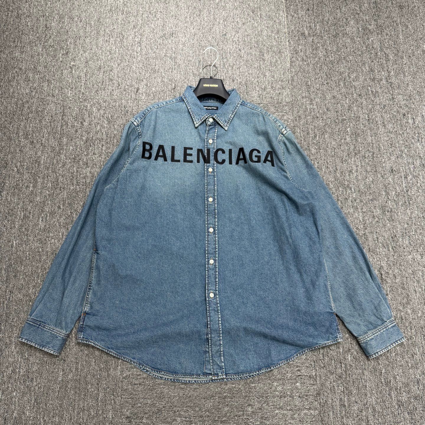 Balenciaga Balenciaga Embroidered Letter Denim Shirt 39 Size US M / EU 48-50 / 2 - 1 Thumbnail