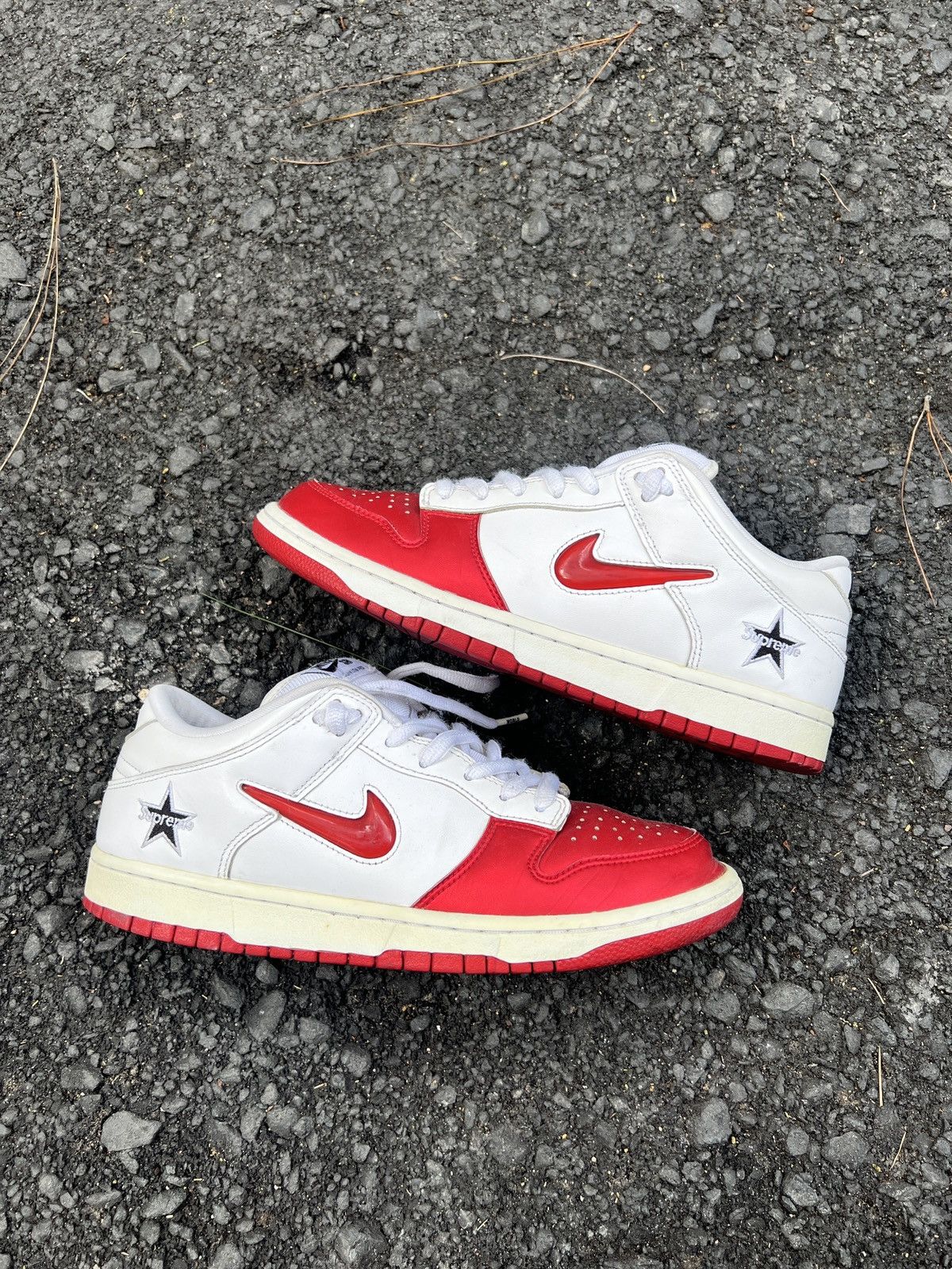 Nike × Supreme Nike Supreme x Dunk SB Low ‘Varsity Red’ CK3480-600 Size US 9 / EU 42 - 1 Thumbnail