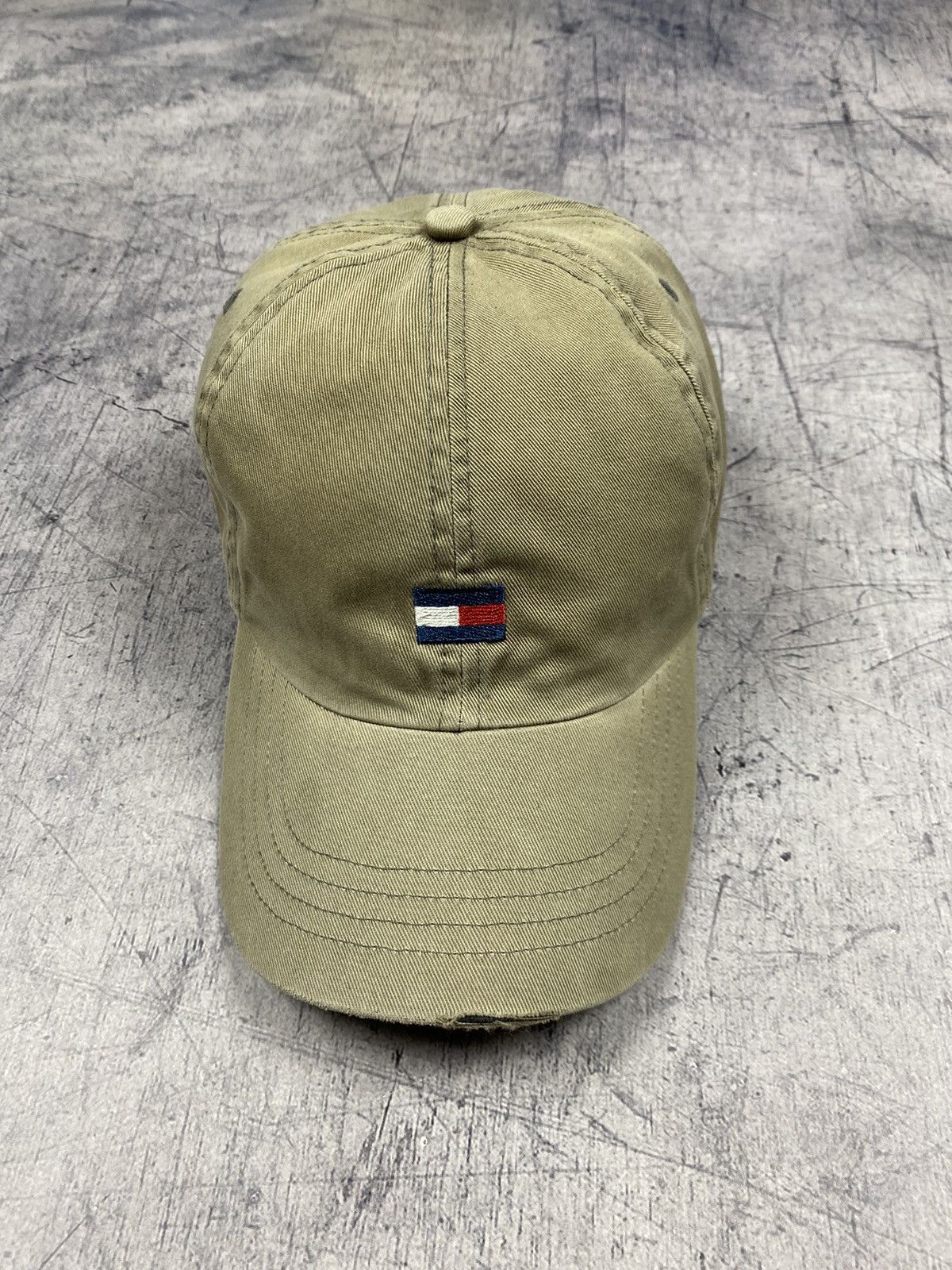 Tommy Hilfiger × Vintage Vintage Tommy Hilfiger Distressed Center Logo Cap Hats Size ONE SIZE - 3 Thumbnail