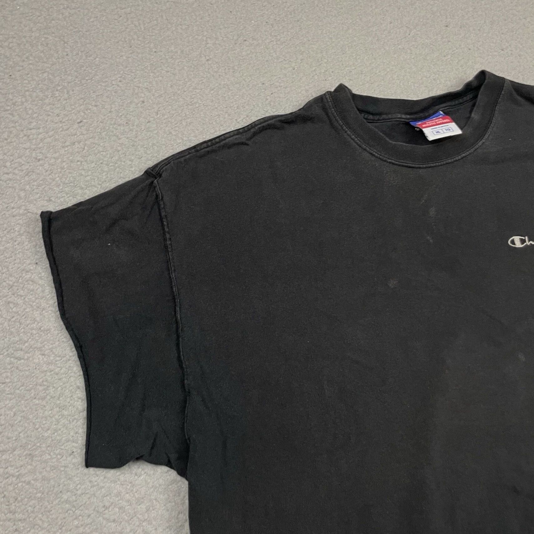 Champion VINTAGE Champion Shirt Womens XL Black Embroidered Distressed Tee Cropped Short Sleeve Round Neck Pullover Casual Ladies/Women Size XL / US 12-14 / IT 48-50 - 4 Thumbnail