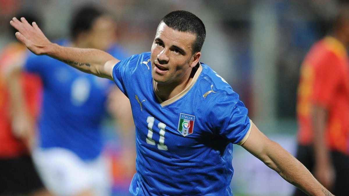Puma ITALY PUMA 2008 EURO FOOTBALL HOME JERSEY #11 DI NATALE Size US M / EU 48-50 / 2 - 13 Thumbnail