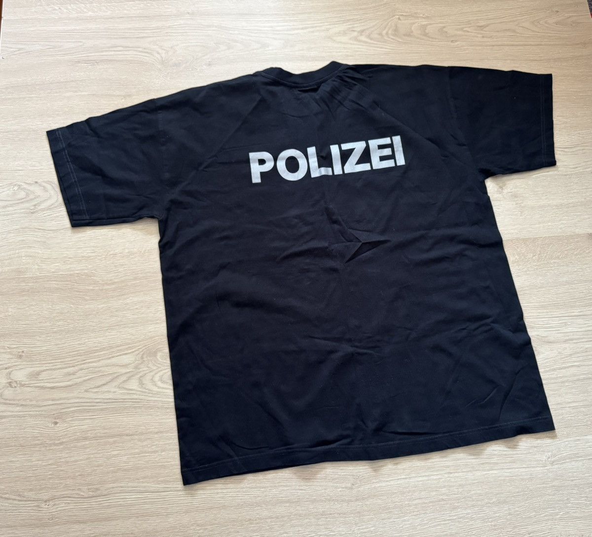 Vintage Vintage Polizei Reflective Black T-Shirt Size US XL / EU 56 / 4 - 3 Thumbnail
