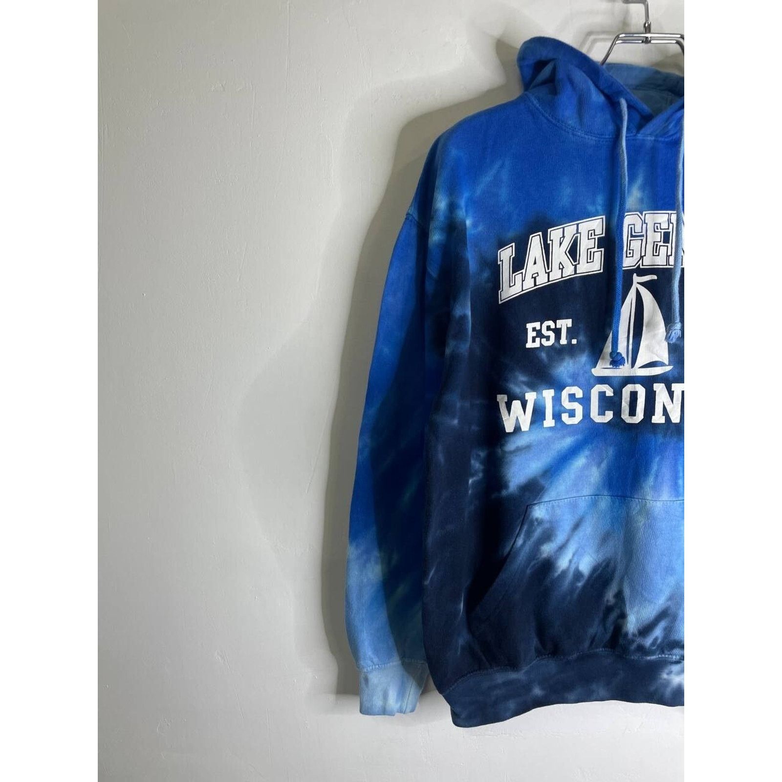 Vintage Vintage Lake Geneva Wisconsin Tie Dye Hoodie Sailboat Size M Size US M / EU 48-50 / 2 - 6 Thumbnail