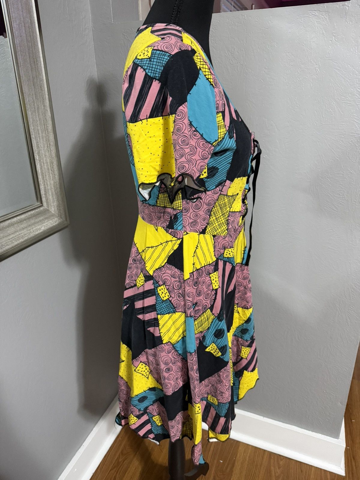 Disney Disney Nightmare Before Christmas Patchwork Jagged Dress M Size M / US 6-8 / IT 42-44 - 2 Thumbnail