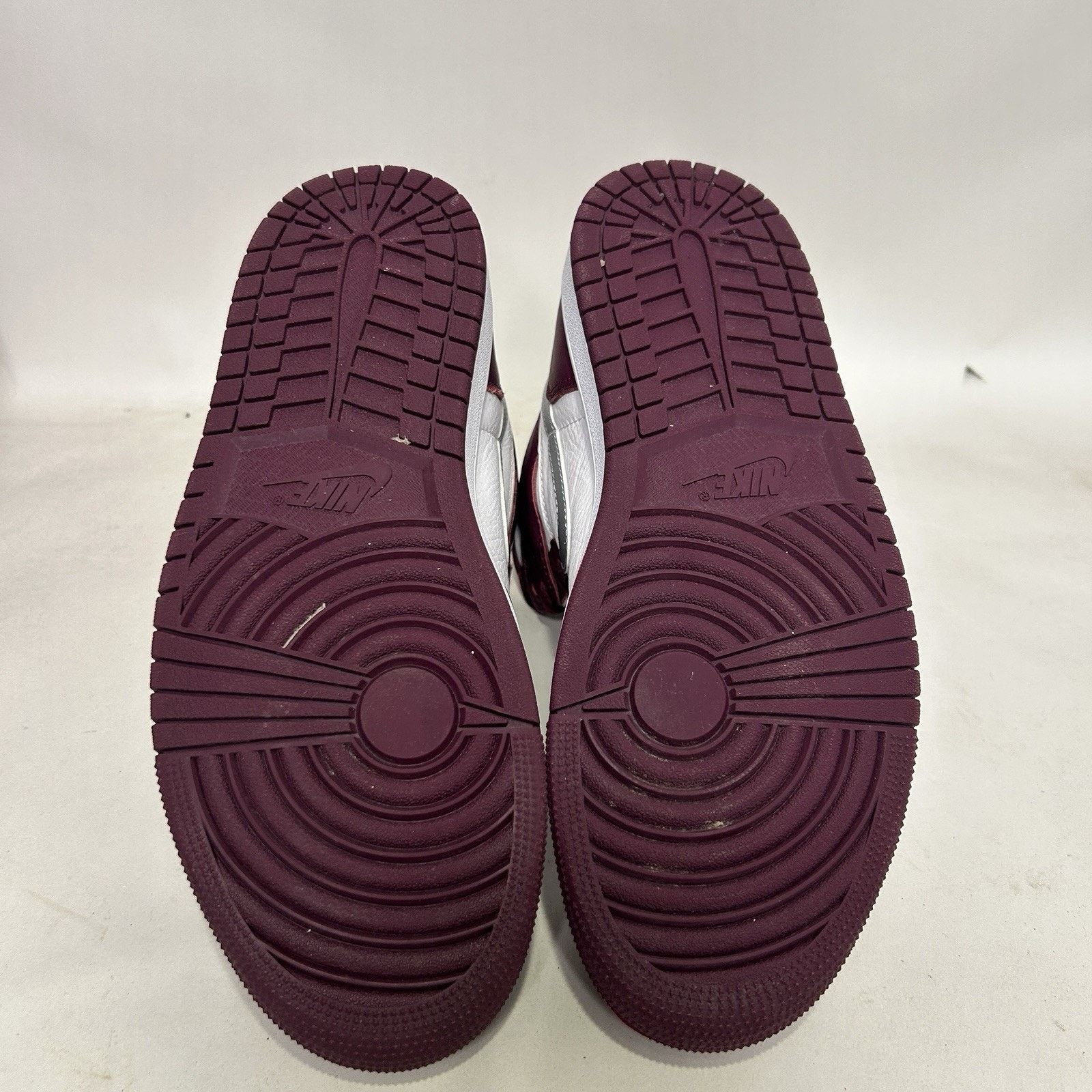 Nike Nike Air Jordan 1 Retro High OG “Bordeaux” Size US 9.5 / EU 42-43 - 7 Thumbnail