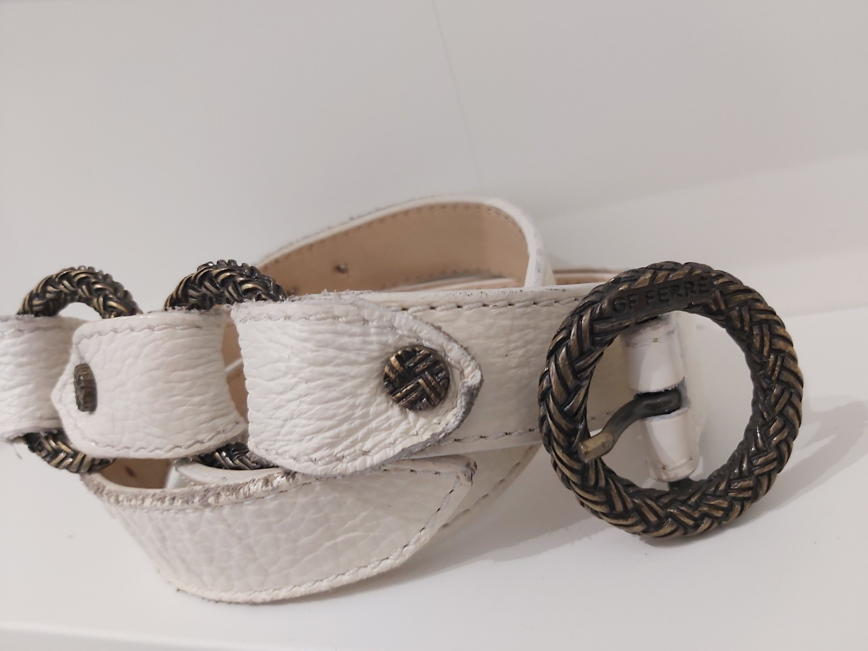 Gianfranco Ferre Gianfranco Ferre belt. Vintage white leather belt rings Size ONE SIZE - 2 Thumbnail