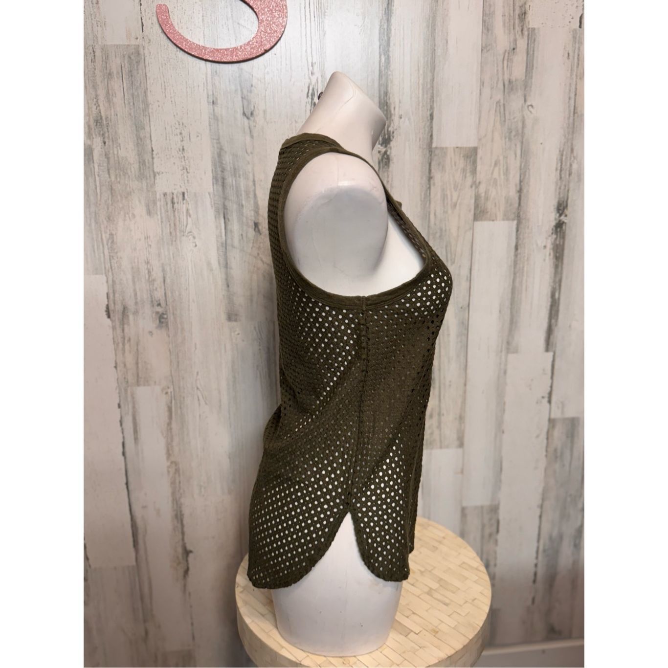 Banana Republic Banana Republic XS Olive Green Sleeveless Mesh Tank Top Pock Size XS / US 0-2 / IT 36-38 - 6 Thumbnail