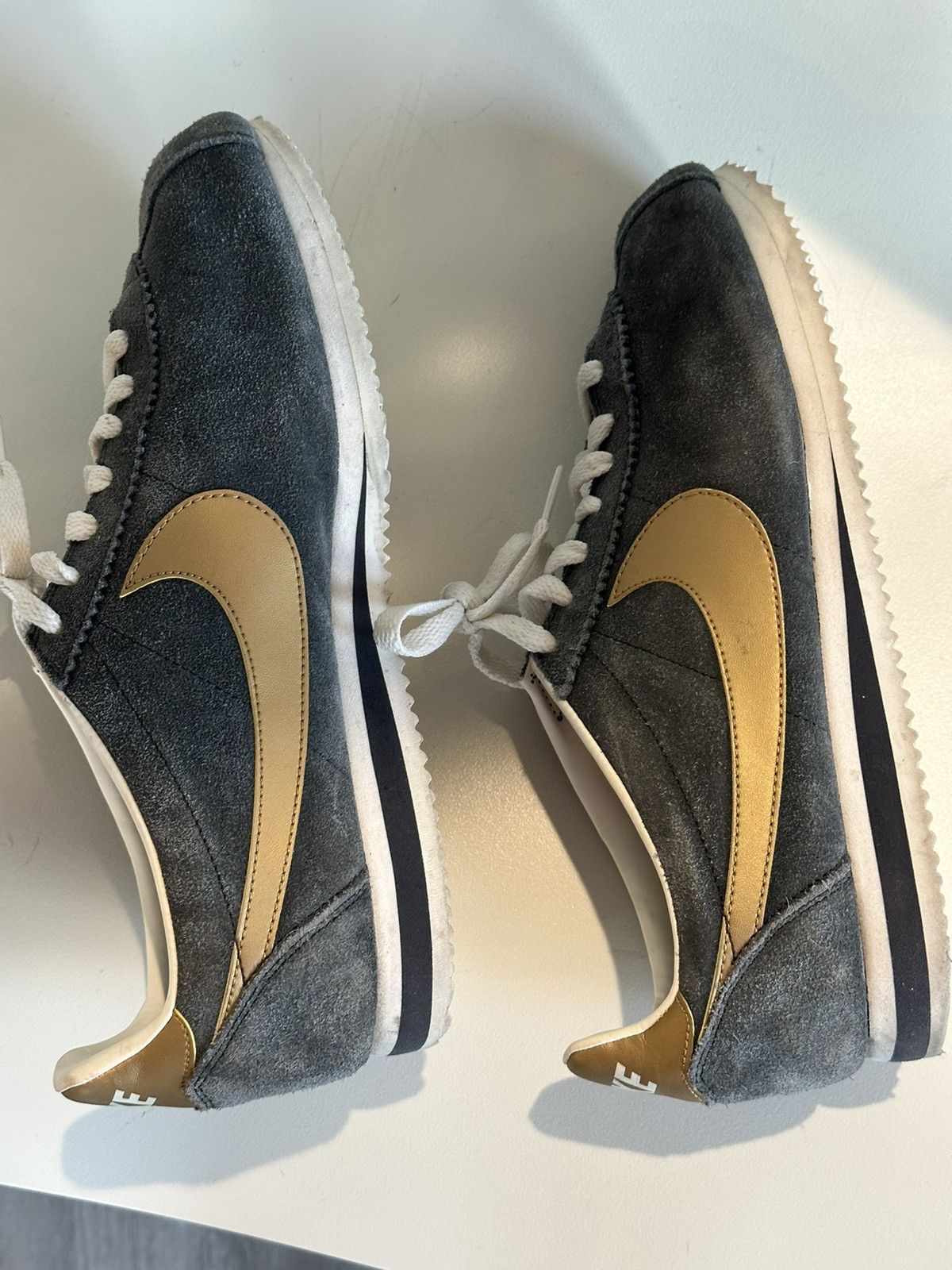 Nike 2012 Nike Cortez Suede blue with metallic gold swoosh Size US 10 / EU 43 - 5 Thumbnail