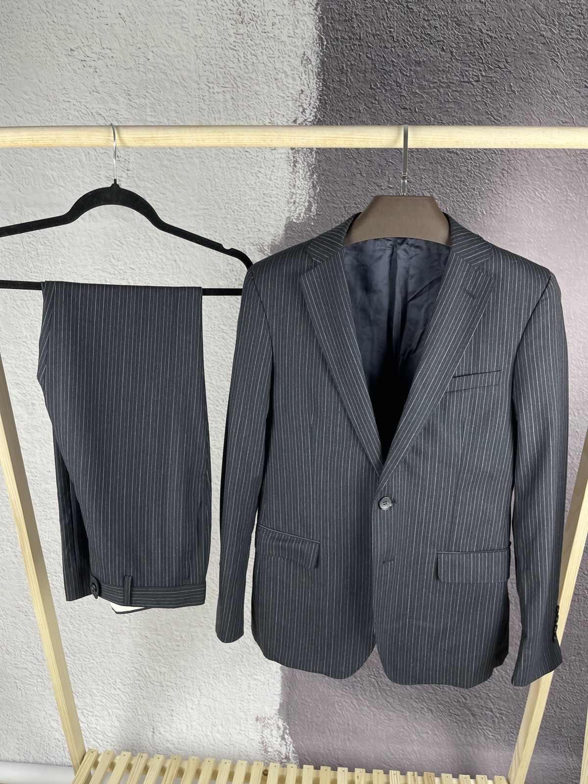 Paoloni Paoloni wool black striped 2 button 2 pcs suit made in Italy Size 36R - 3 Thumbnail