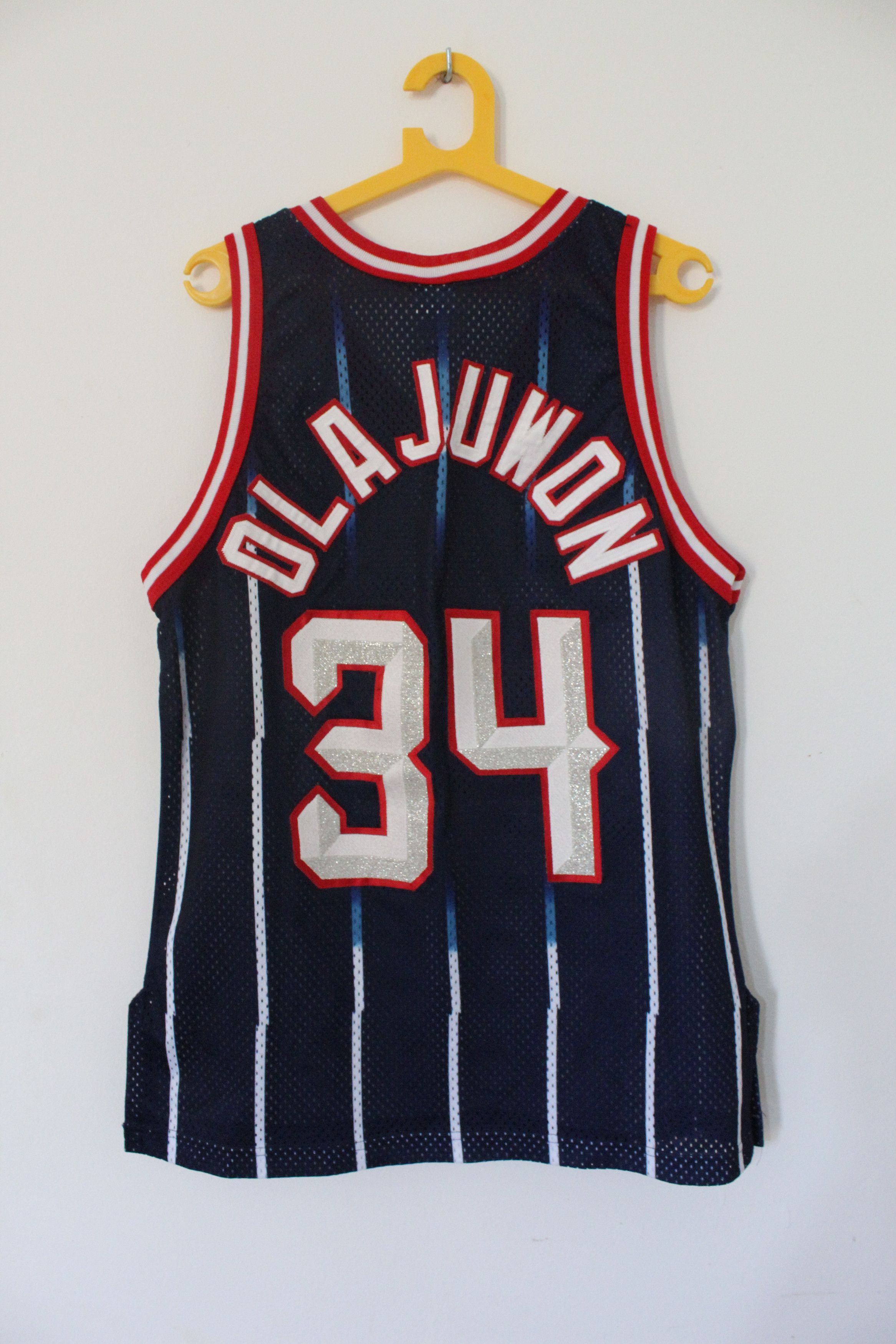 NBA Vintage Nba Champion Houston Rockets Hakeem Olajuwan jersey Size US L / EU 52-54 / 3 - 2 Thumbnail