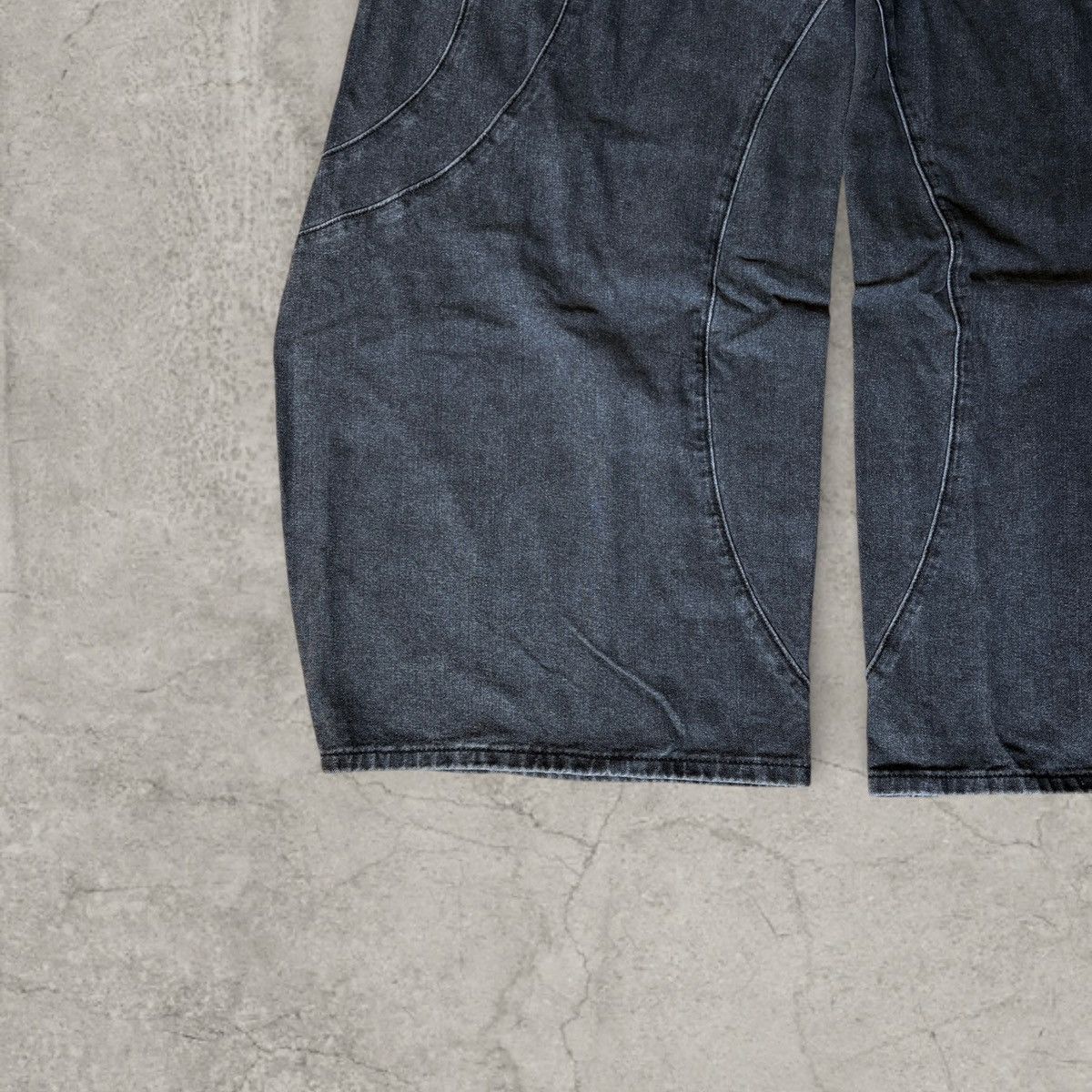 Japanese Brand Cool wide skater Japanese style jeans in faded black. Size L Size US 34 / EU 50 - 2 Thumbnail