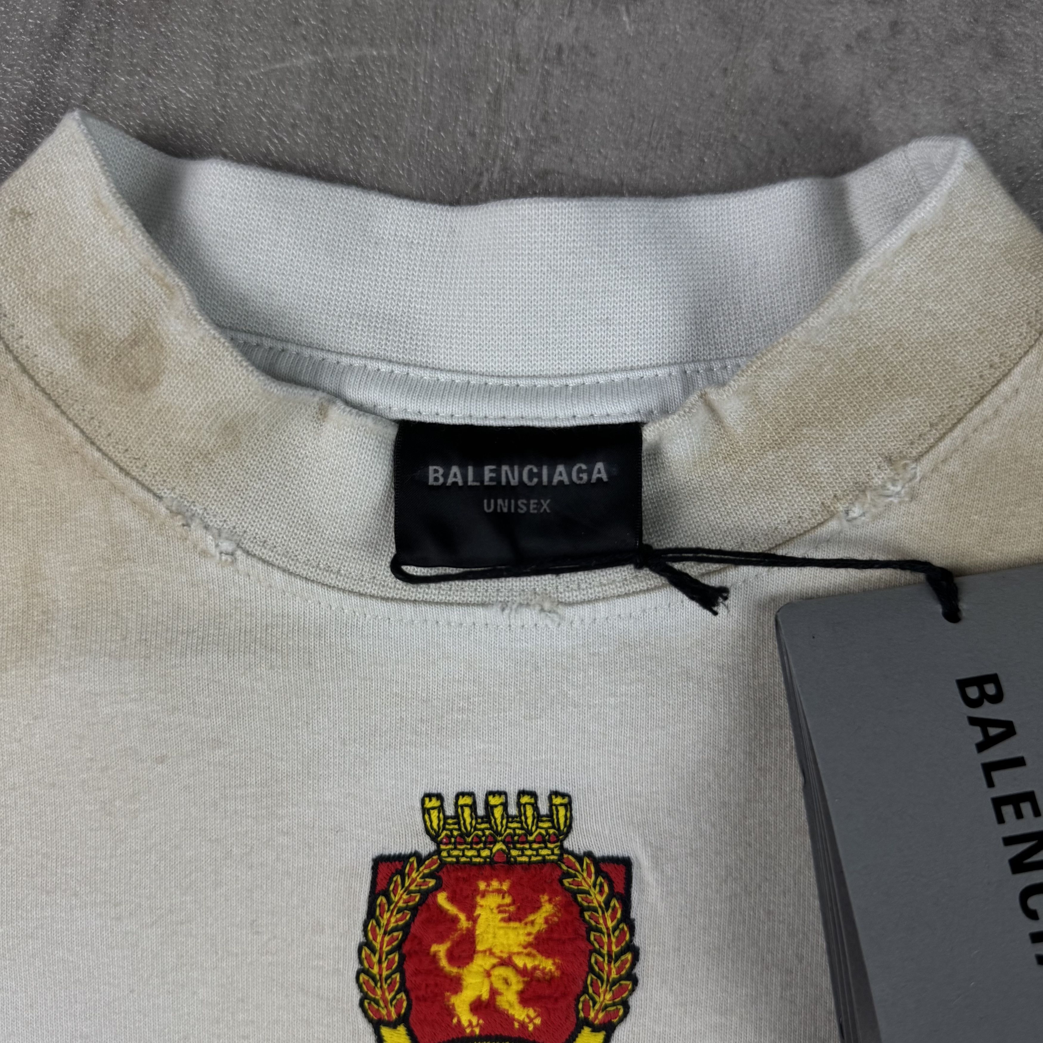 Balenciaga BALENCIAGA Skater Logo Oversized T-Shirt in Dirty White Size US S / EU 44-46 / 1 - 10 Thumbnail