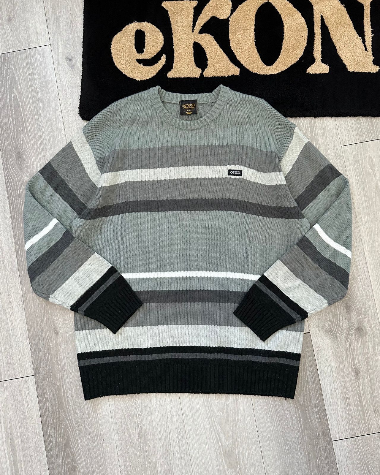 Vintage y2k store Southpole knit sweater