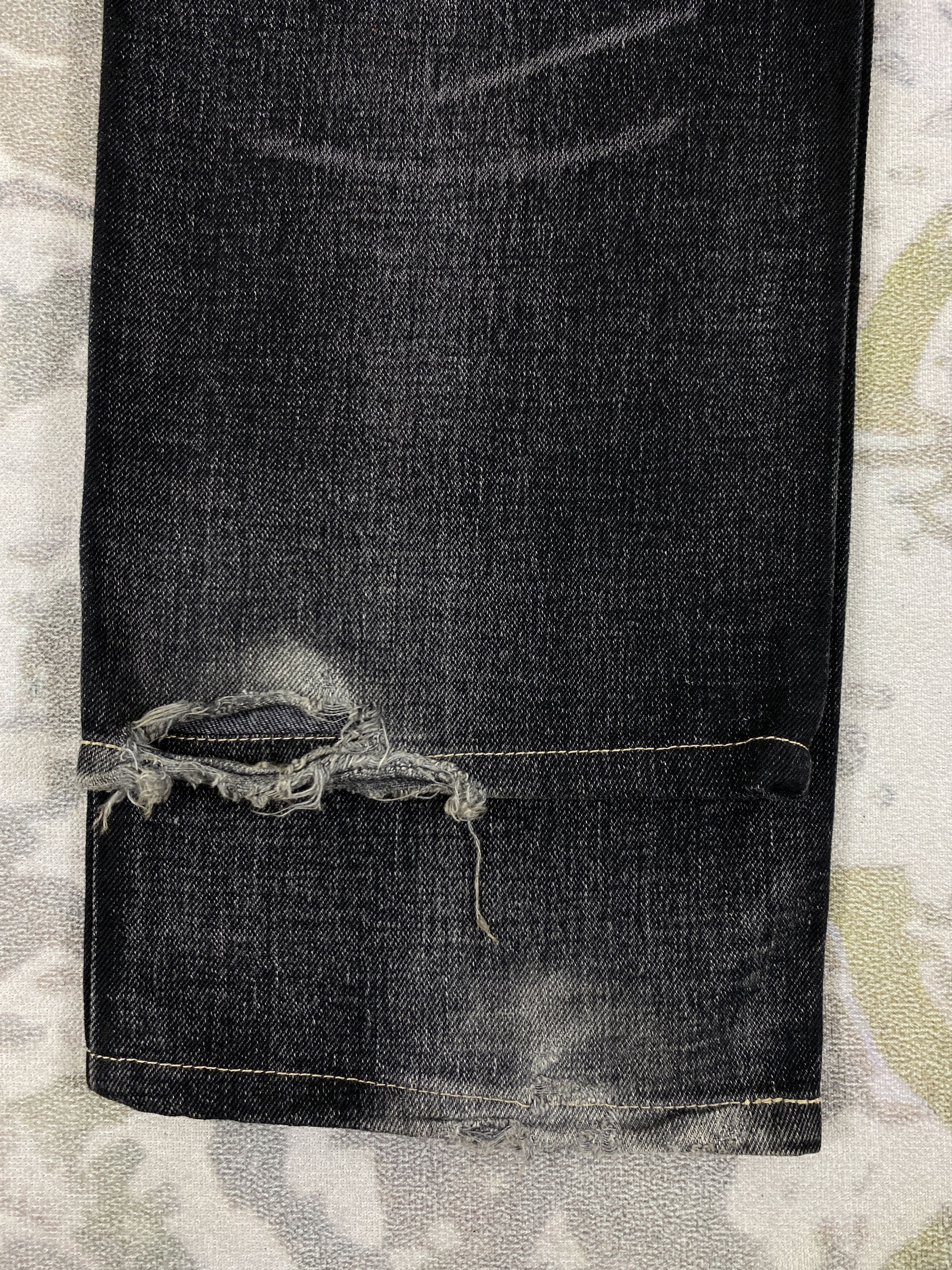 Levi's Distressed Black Vintage Levi's Jeans 32x30.5 Denim JN3485 Size US 32 / EU 48 - 13 Thumbnail