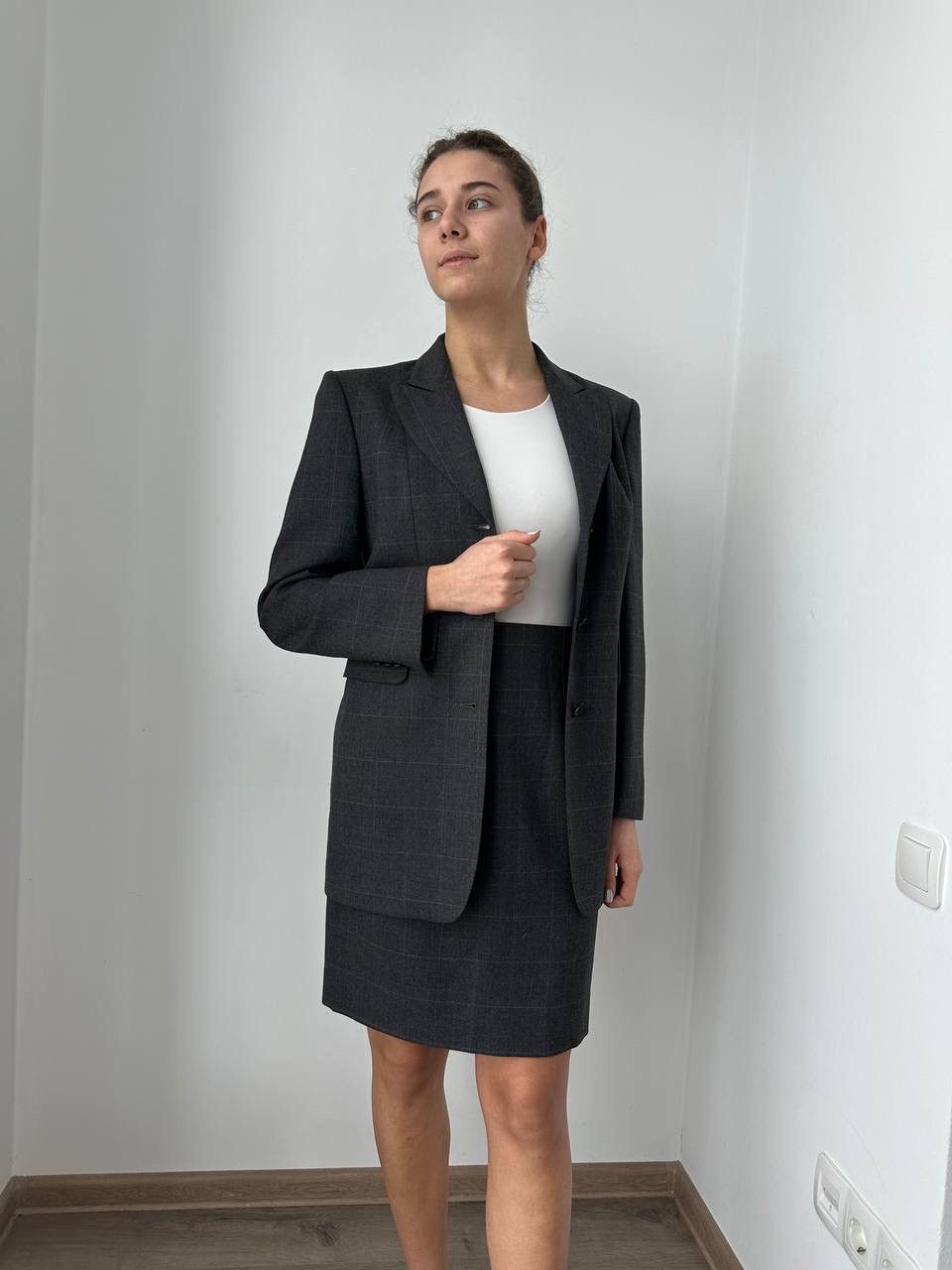 Kiton × Vintage Vintage Kiton Gray Women's Blazer Skirt Suit Lana Mohair Size M / US 6-8 / IT 42-44 - 17 Thumbnail