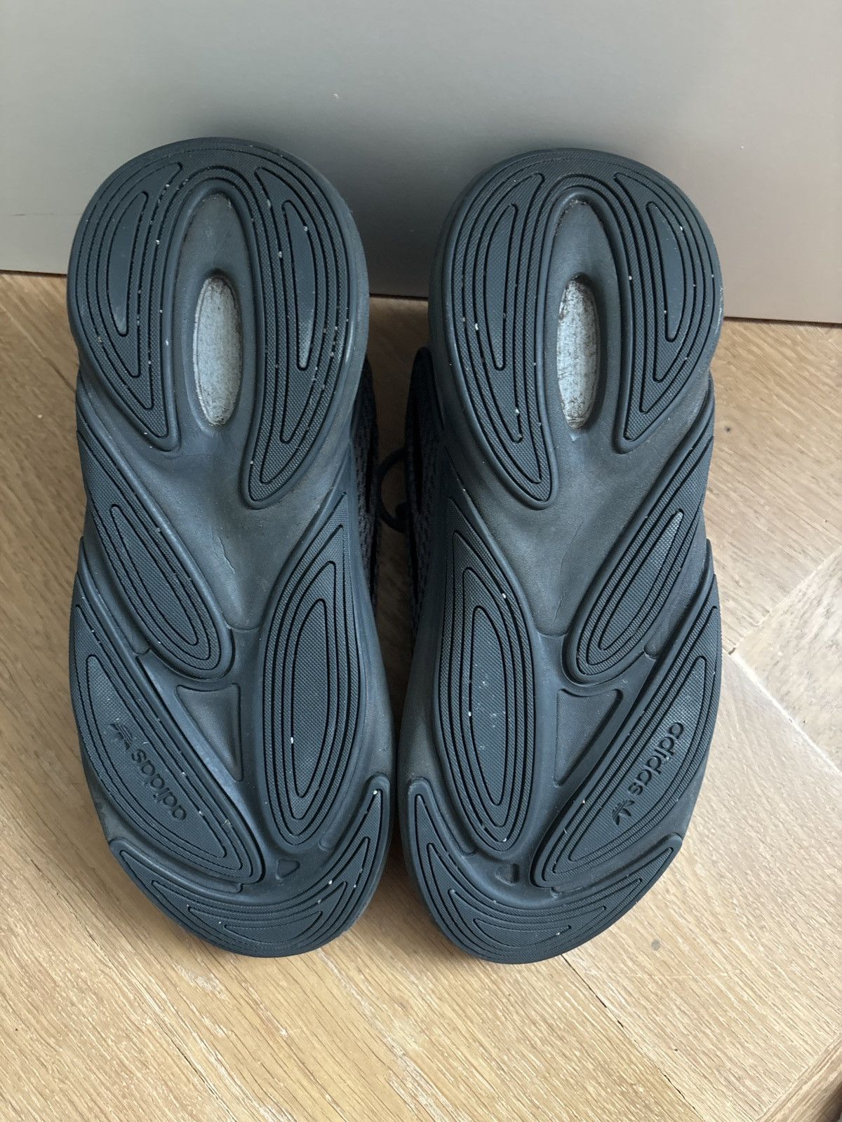 Adidas Adidas Ozelia Men's Training Shoe Size US 9 / EU 42 - 3 Thumbnail
