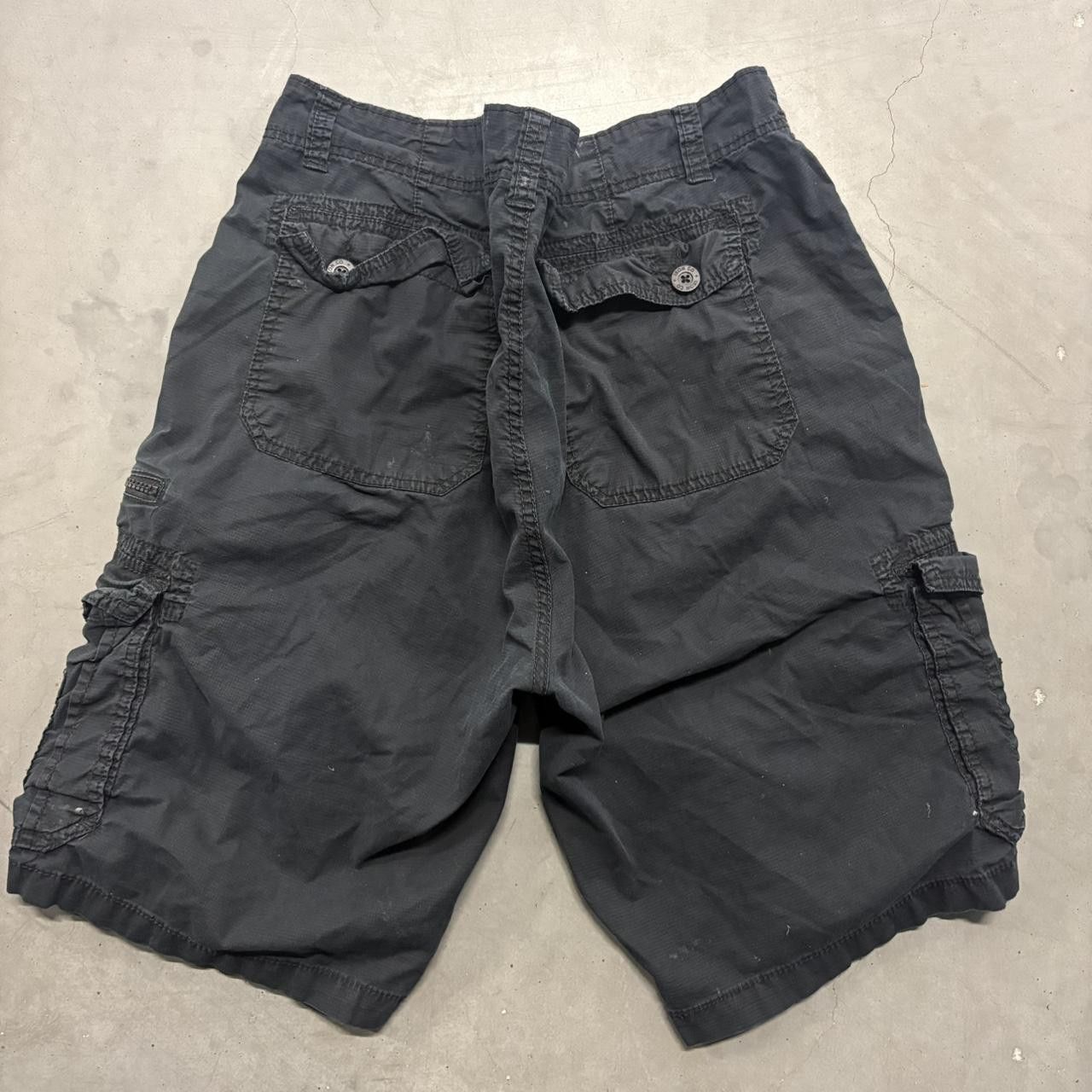 Vintage Crazy Vintage Y2K/2000s Black Grunge Cargo Shorts! Size US 40 / EU 56 - 2 Thumbnail