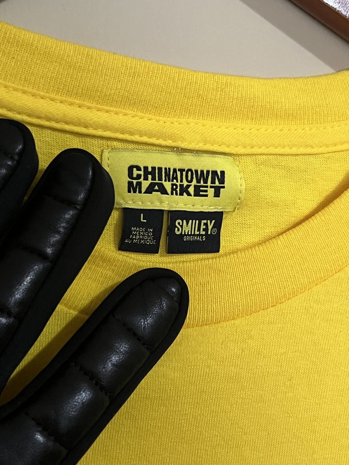 Market (Chinatown) Market x Smiley Happy Fireball Tee - L Size US L / EU 52-54 / 3 - 3 Thumbnail