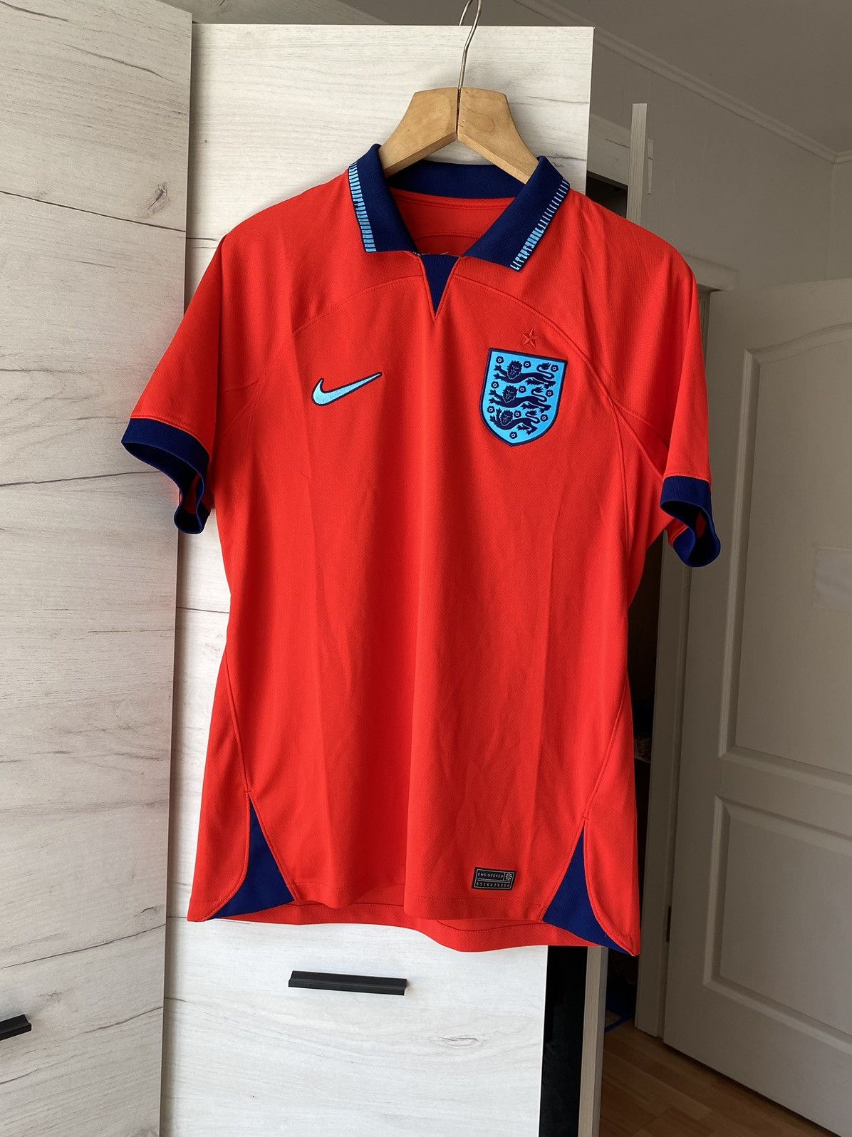 Nike England Team 2022/2024 Football Soccer ShirtJersey Away Nike Size US M / EU 48-50 / 2 - 1 Thumbnail