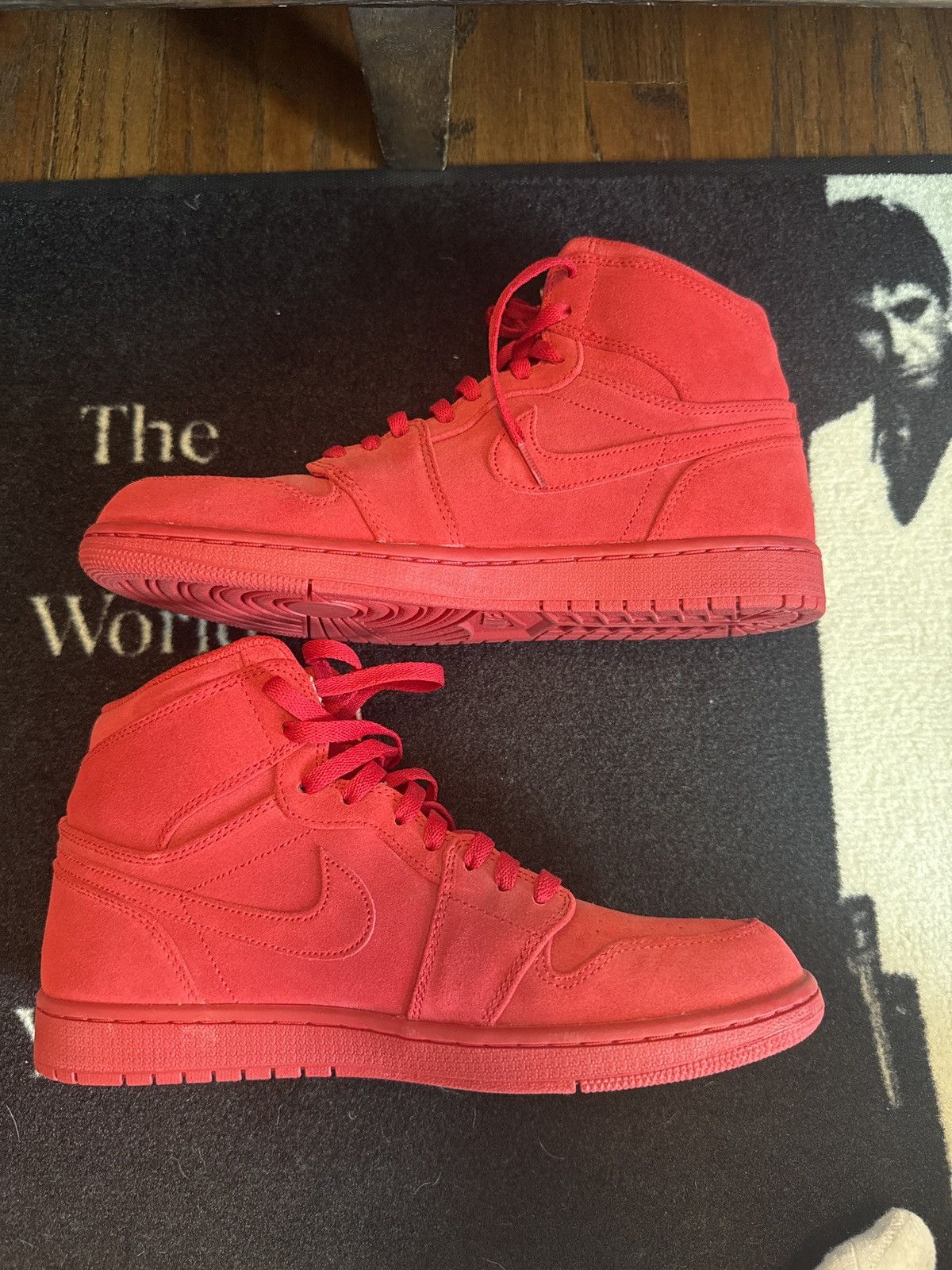Nike Air Jordan 1 Retro High Red Suede Size US 11 / EU 44 - 10 Thumbnail