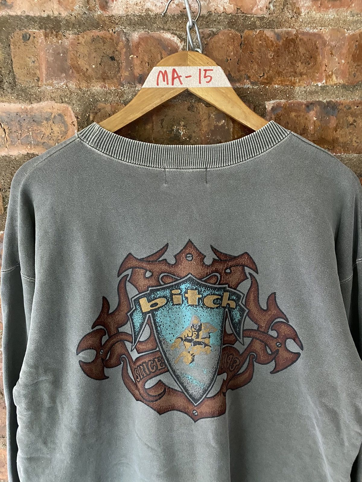 Hook-Ups 🔥1990s BITCH skateboard tribal logo sweashirt Size US L / EU 52-54 / 3 - 3 Thumbnail