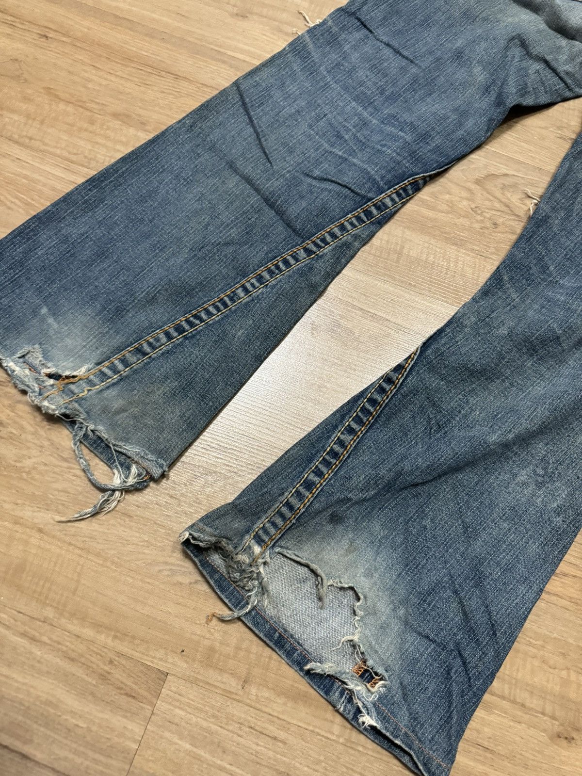True Religion VINTAGE TRUE RELIGION FLARE JEANS Size US 35 - 7 Thumbnail