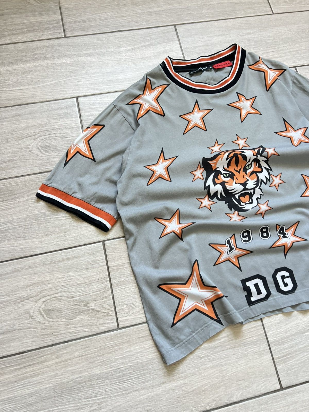 Dolce & Gabbana Dolce Gabbana Tiger Print Star Jersey Tee Hype Luxury Size US M / EU 48-50 / 2 - 5 Thumbnail