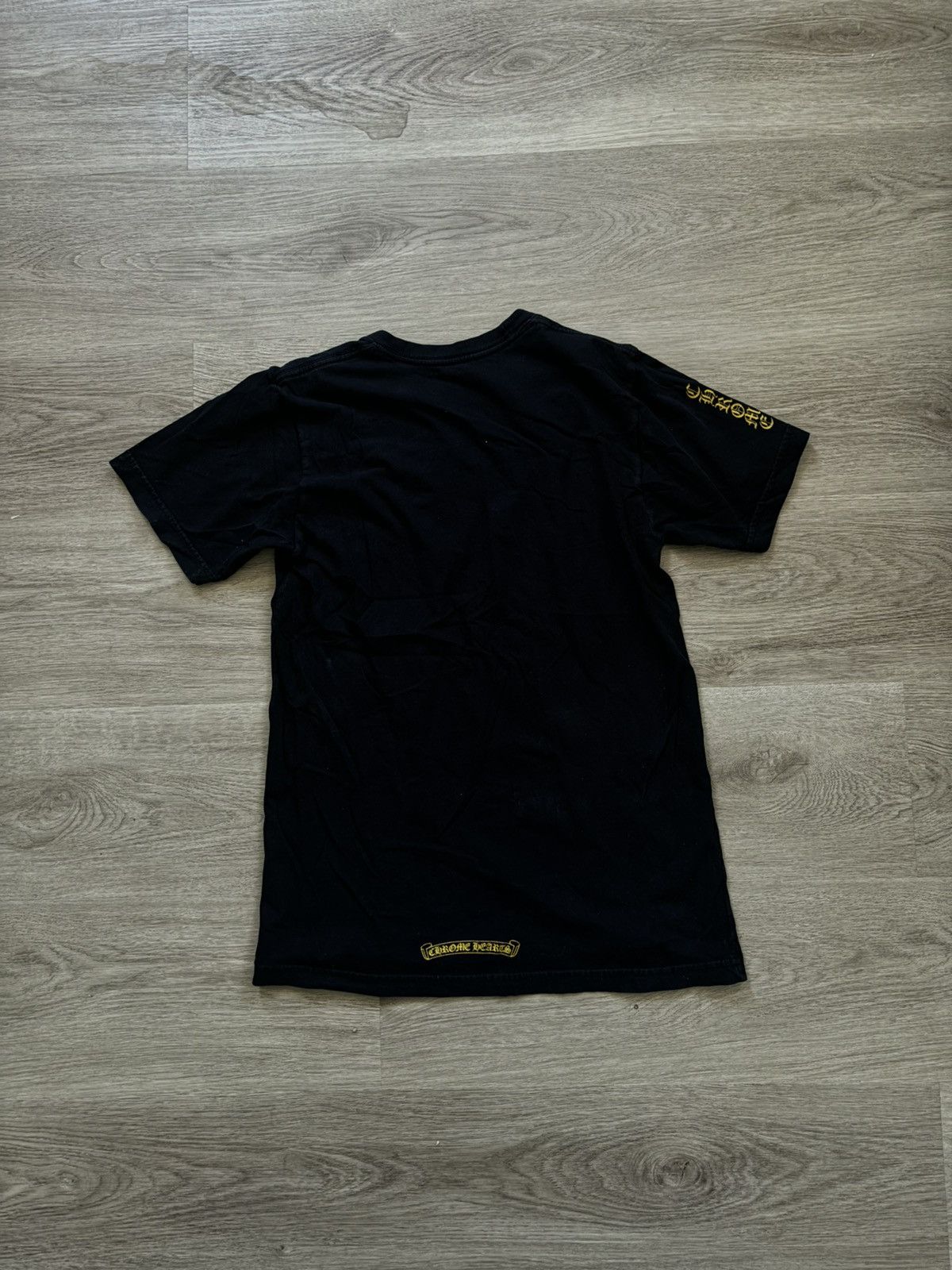 Chrome Hearts ꜱᴏʟᴅ Chrome Hearts Yellow Dagger T Shirt Size US S / EU 44-46 / 1 - 11 Thumbnail