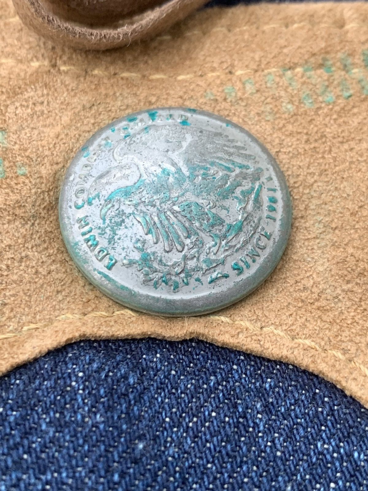 Edwin Edwin Buffalo head nice faded & rare for Japanese denim. Size US 34 / EU 50 - 5 Thumbnail