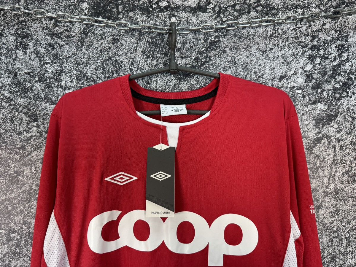 Umbro Umbro Coop Vision Tailored Long Sleeve T-Shirt Soccer Sz 40 Size US S / EU 44-46 / 1 - 3 Thumbnail