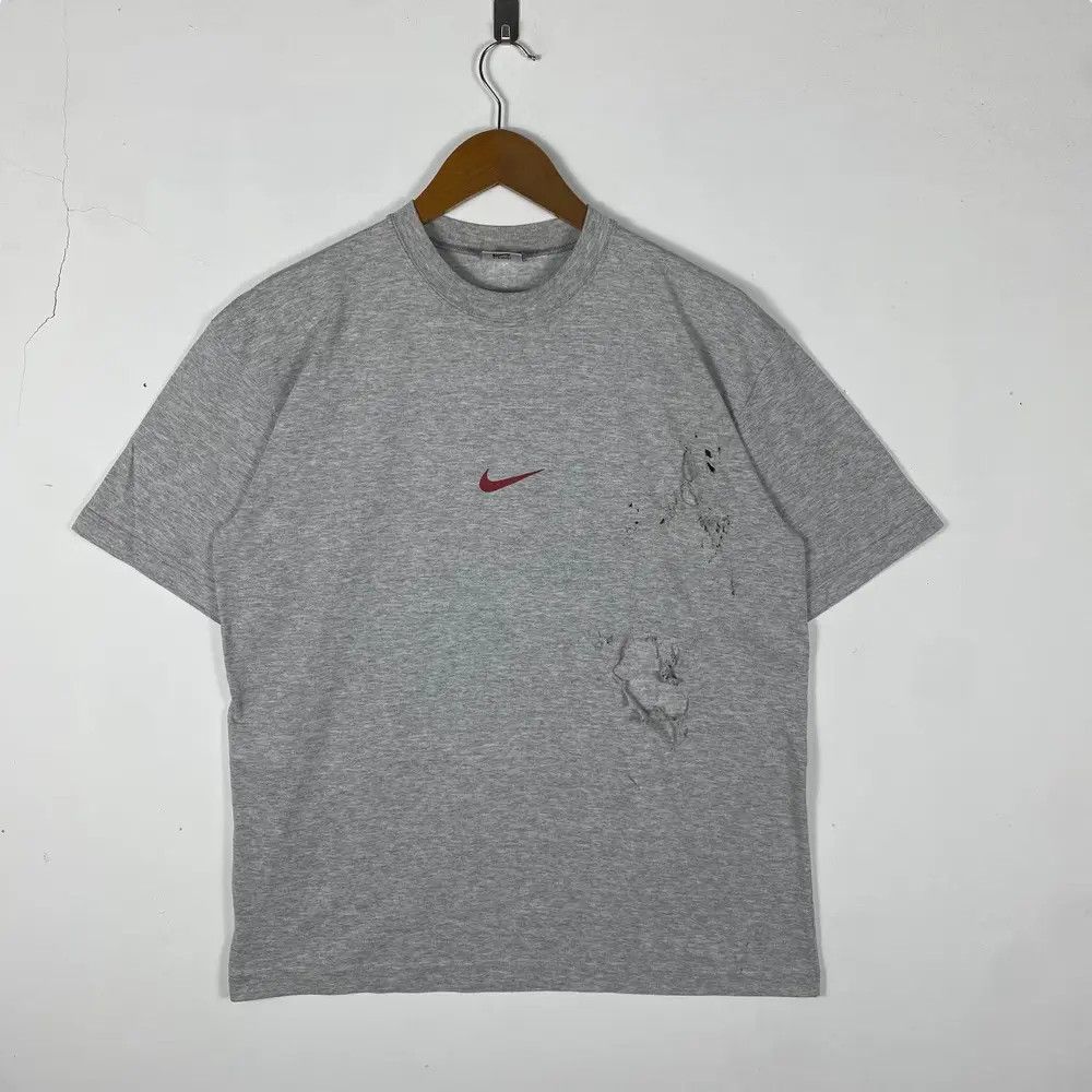 Nike Vintage 90's Trash & Distressed NIKE Big Logo Graphic Tee Size US L / EU 52-54 / 3 - 3 Thumbnail