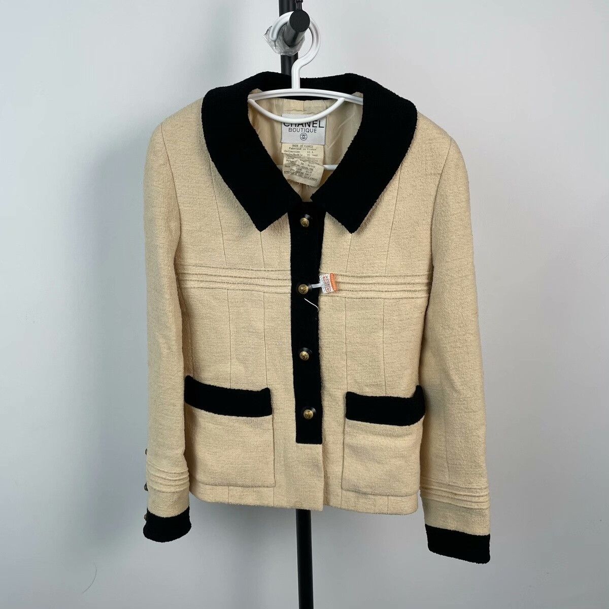 Chanel Chanel White & Black Jacket Size 38 Size S / US 4 / IT 40 - 1 Thumbnail