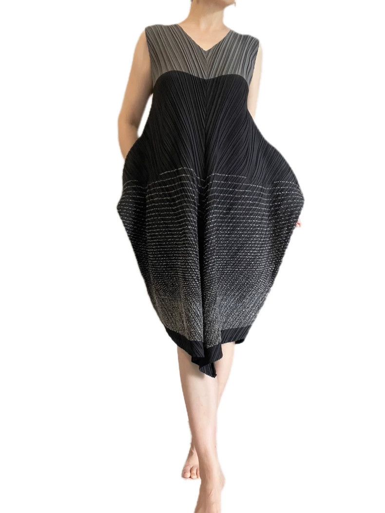 Issey Miyake Issey Miyake size:2 A grey main line mixed wool cardigan Size XS / US 0-2 / IT 36-38 - 3 Thumbnail