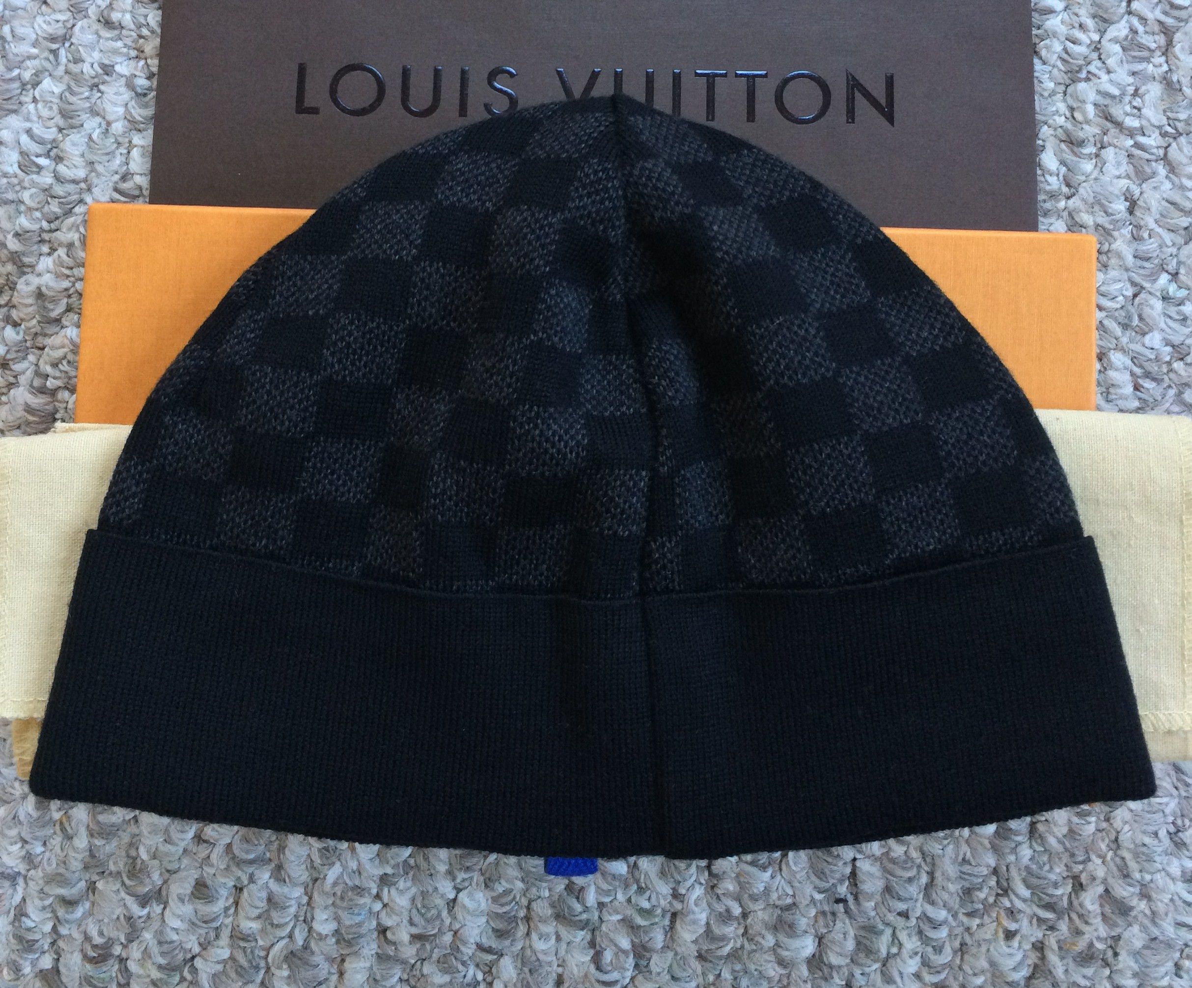 Louis Vuitton Louis Vuitton Damier Initiales Beanie Hat Size ONE SIZE - 2 Thumbnail