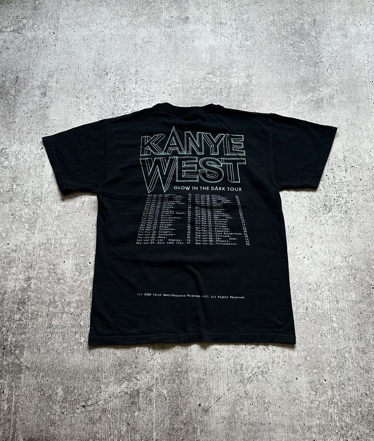 Band Tees 2008 Kanye West Glow in the Dark Tour Vintage T Shirt Size US M / EU 48-50 / 2 - 13 Thumbnail